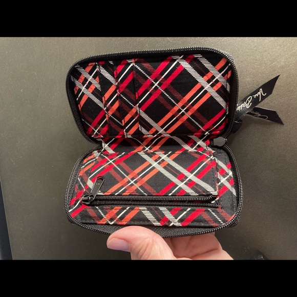 Vera Bradley Wristlet Wallet (2). - Picture 6 of 16